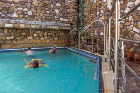 Отель 9 Queens Spa Hotel  Лоутра Aидхипсоу